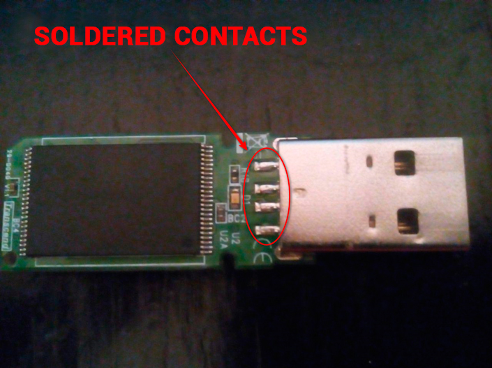 Search for possible damage on the board USB flash drive card